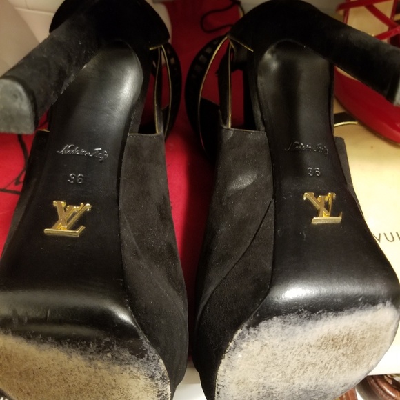 “SOLD” LOUIS VUITTON SUEDE BOOTIES - Picture 5 of 7